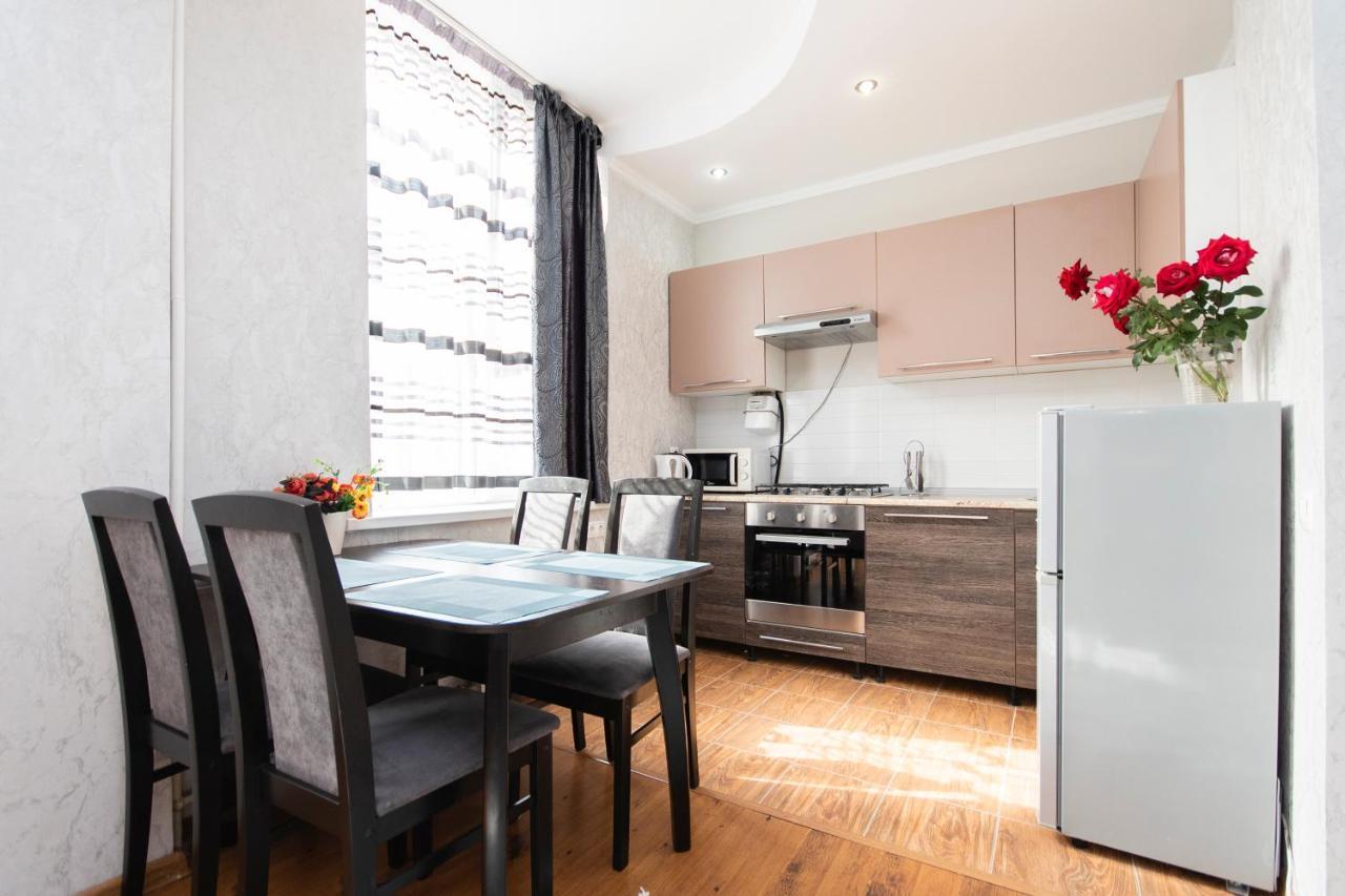 Comfortable Apartment In The Golden Square. 阿拉木图 外观 照片