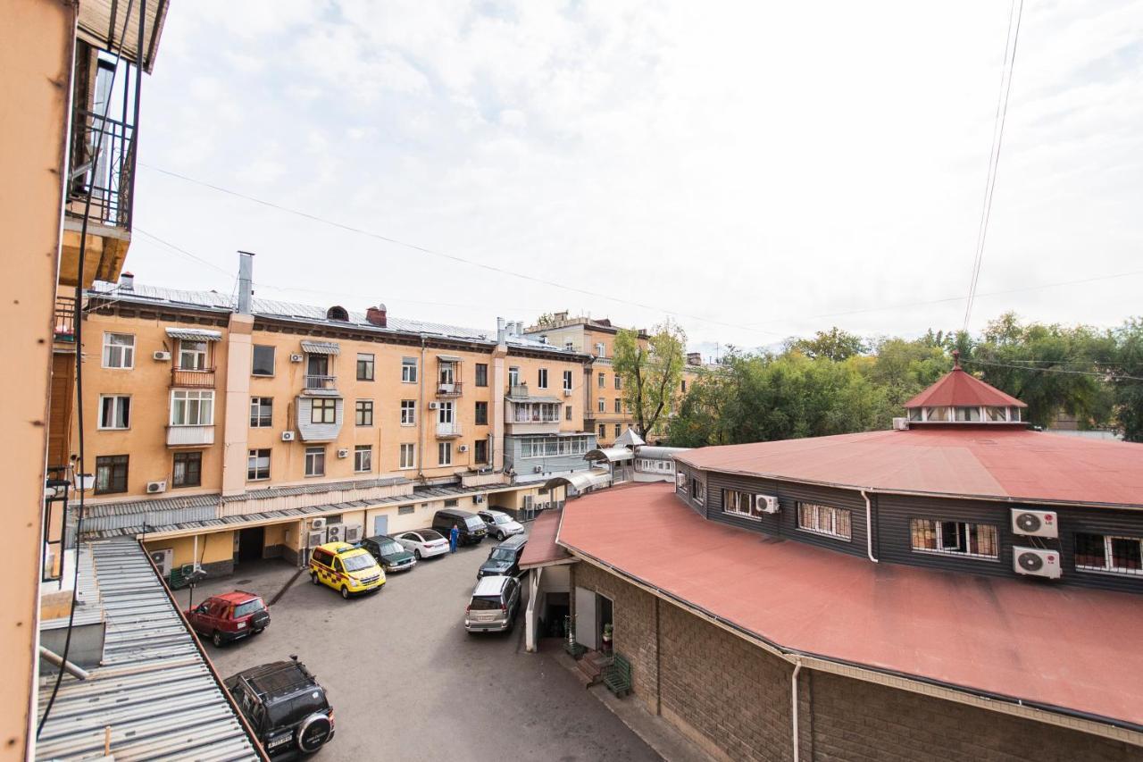Comfortable Apartment In The Golden Square. 阿拉木图 外观 照片